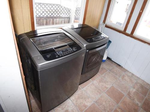 1404 Soues Street, Clinton, BC - Indoor Photo Showing Laundry Room