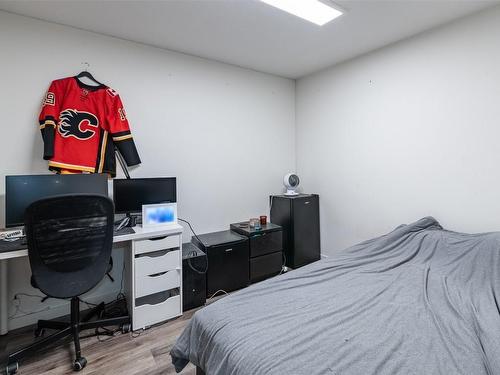 110-655 Academy Way, Kelowna, BC - Indoor Photo Showing Bedroom