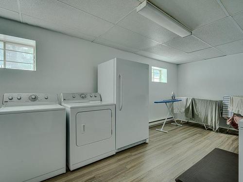 Laundry room - 247 Ch. Des Cèdres, Sainte-Anne-Des-Lacs, QC - Indoor Photo Showing Laundry Room