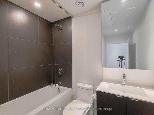 501-20 Edward St, Toronto, ON - Indoor Photo Showing Bathroom