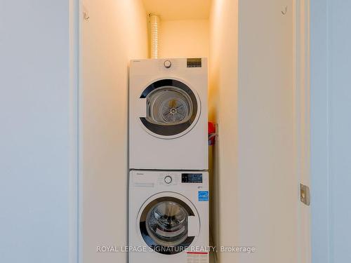 501-20 Edward St, Toronto, ON - Indoor Photo Showing Laundry Room
