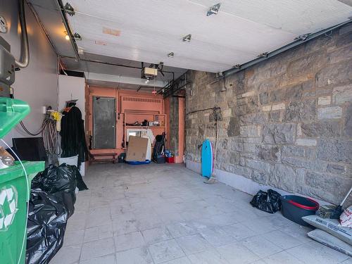 Garage - 4817 Rue Cedar Crescent, Montréal (Côte-Des-Neiges/Notre-Dame-De-Grâce), QC - Indoor Photo Showing Garage