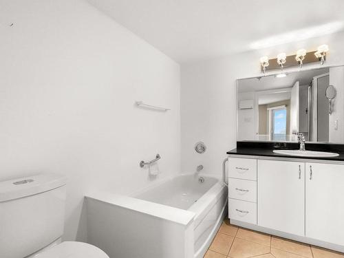 Ensuite bathroom - 1408-3040 Boul. Lévesque O., Laval (Chomedey), QC - Indoor Photo Showing Bathroom