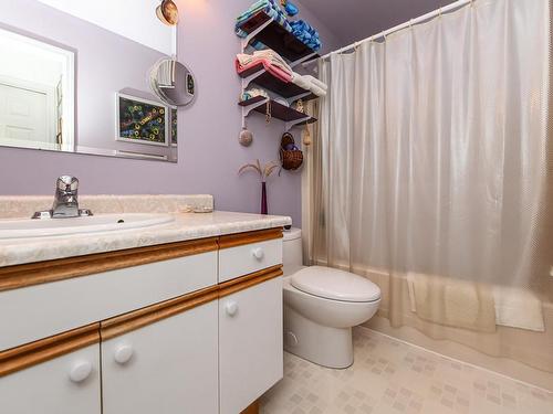 4-485 21St St, Courtenay, BC - Indoor Photo Showing Bathroom