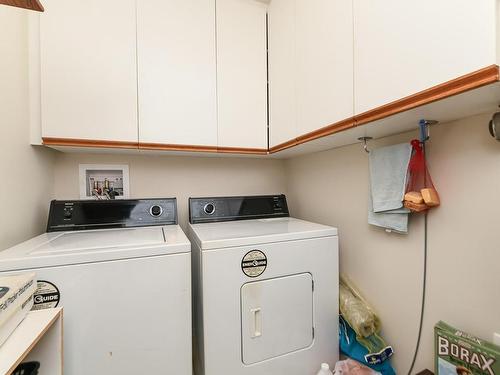 4-485 21St St, Courtenay, BC - Indoor Photo Showing Laundry Room