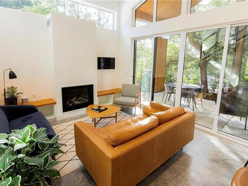1135 Abraham Dr, Tofino, BC - Indoor Photo Showing Living Room With Fireplace