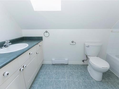 1135 Abraham Dr, Tofino, BC - Indoor Photo Showing Bathroom