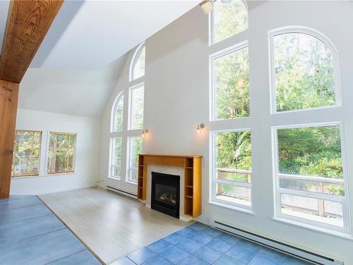 1135 Abraham Dr, Tofino, BC - Indoor Photo Showing Other Room With Fireplace