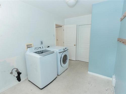 1135 Abraham Dr, Tofino, BC - Indoor Photo Showing Laundry Room