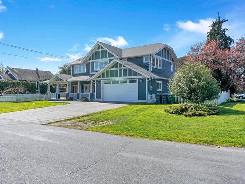 157 Maddock Ave West, Saanich, BC - Outdoor