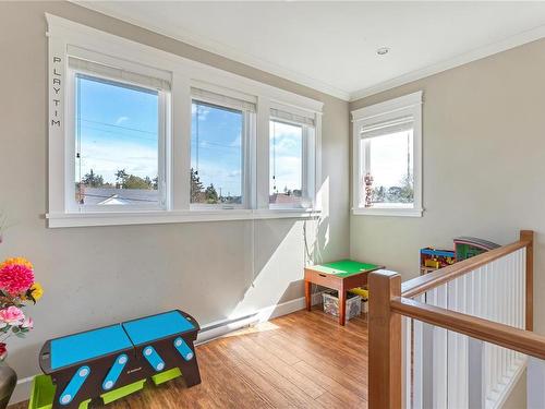 157 Maddock Ave West, Saanich, BC - Indoor Photo Showing Other Room