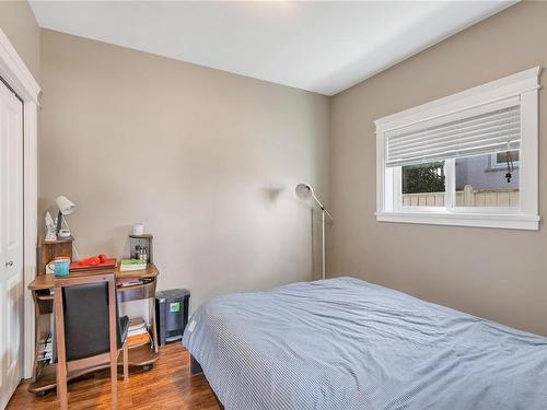 157 Maddock Ave West, Saanich, BC - Indoor Photo Showing Bedroom