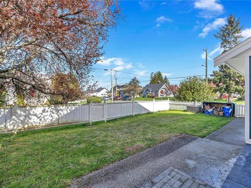 157 Maddock Ave West, Saanich, BC - Outdoor With Backyard
