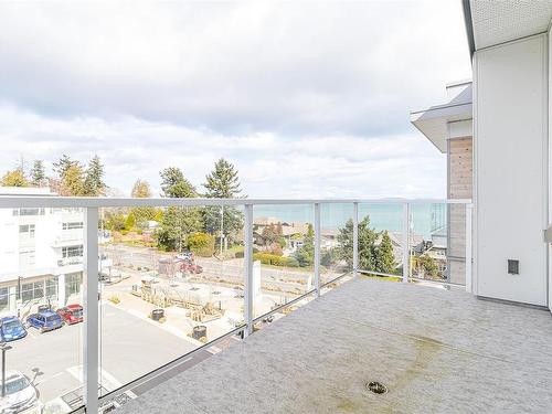 401-5118 Cordova Bay Rd, Saanich, BC - Outdoor With Body Of Water With Balcony