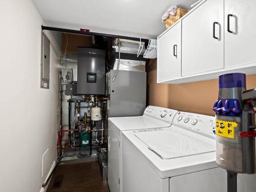 39-137 Mcgill Rd, Kamloops, BC - Indoor Photo Showing Laundry Room