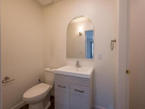 2-460 Dalgleish Drive, Kamloops, BC - Indoor Photo Showing Bathroom