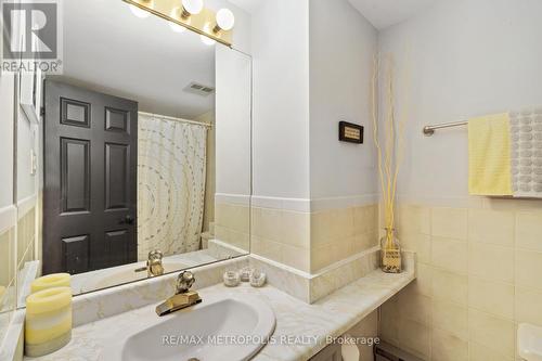 #W-9 -1500 Venetian Blvd, Point Edward, ON - Indoor Photo Showing Bathroom