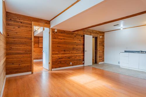 421 104Th Street, Castlegar, BC - Indoor Photo Showing Other Room