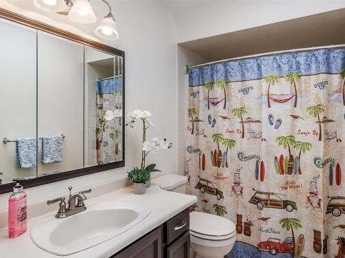 1112 Wintergreen Drive, Kelowna, BC - Indoor Photo Showing Bathroom
