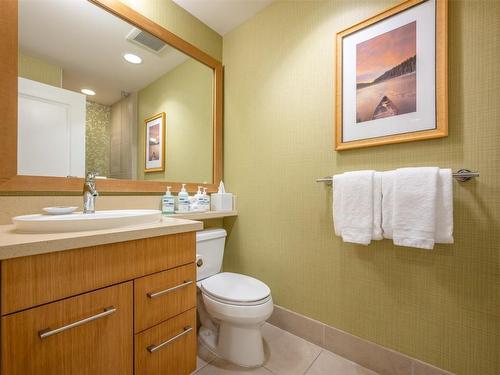 426-15 Park Place, Osoyoos, BC - Indoor Photo Showing Bathroom
