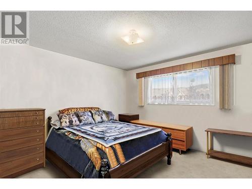 1566 Rutland Road N, Kelowna, BC - Indoor Photo Showing Bedroom