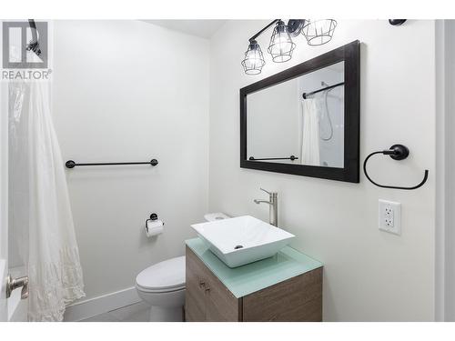 9717 Centrestone Drive, Lake Country, BC - Indoor Photo Showing Bathroom