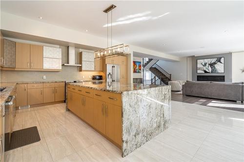 78 Hickory Avenue, Niagara-On-The-Lake, ON - Indoor Photo Showing Kitchen With Double Sink