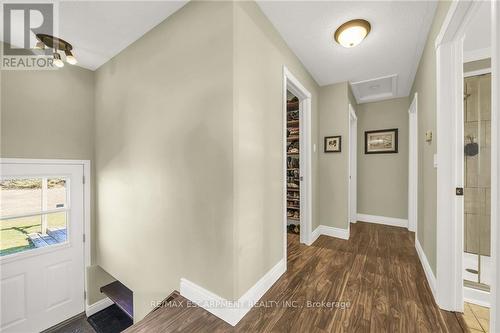1855 Concession 8 Road, Hamilton, ON - Indoor Photo Showing Other Room