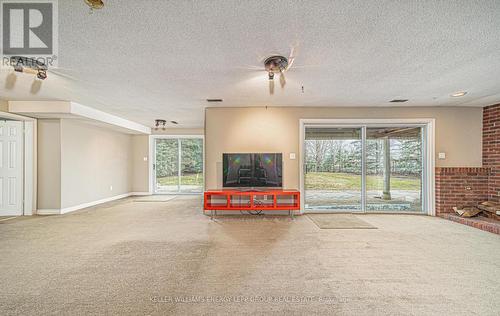 572 Fralicks Beach Rd, Scugog, ON - Indoor Photo Showing Other Room