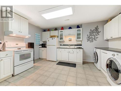 2067 Rosefield Drive, West Kelowna, BC - Indoor Photo Showing Laundry Room