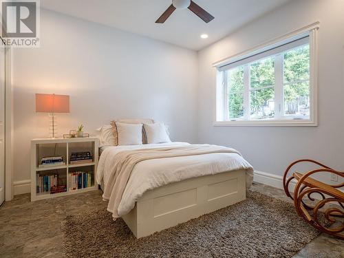 700 Mobley Road, Tappen, BC - Indoor Photo Showing Bedroom
