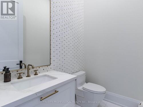 27 Morris Court, Brampton, ON - Indoor Photo Showing Bathroom