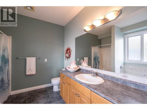 2537 Rhinestone Road, West Kelowna, BC - Indoor Photo Showing Bathroom