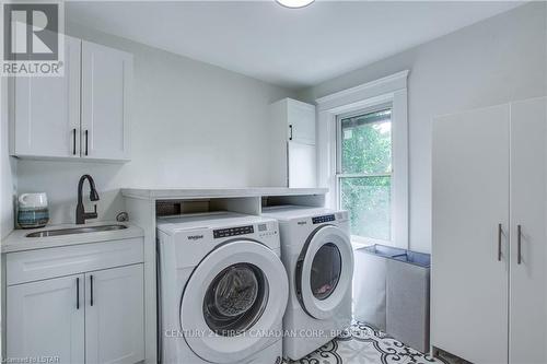 929 Colborne St, London, ON - Indoor Photo Showing Laundry Room
