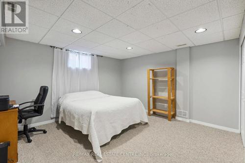 265 Doon Mills Dr, Kitchener, ON - Indoor Photo Showing Bedroom