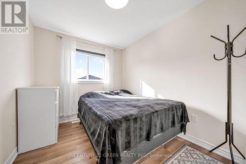 33 Fenchurch Manr S, Barrie, ON - Indoor Photo Showing Bedroom