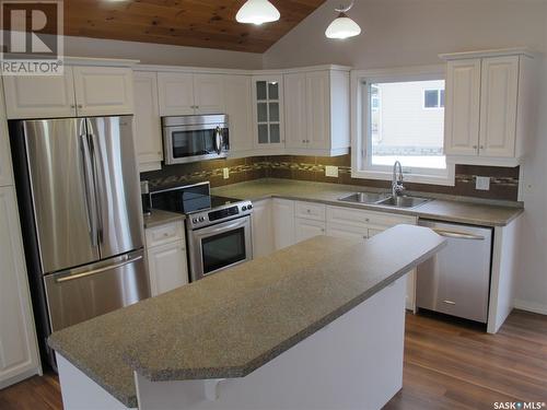 1303 Valley View Street, Roche Percee, SK - Indoor Photo Showing Kitchen With Double Sink