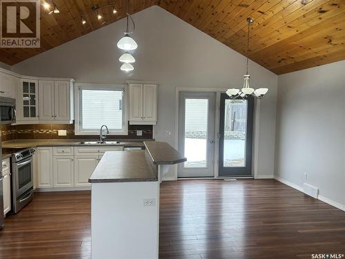 1303 Valley View Street, Roche Percee, SK - Indoor Photo Showing Kitchen With Double Sink