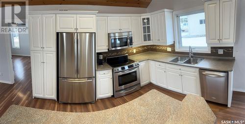 1303 Valley View Street, Roche Percee, SK - Indoor Photo Showing Kitchen With Double Sink