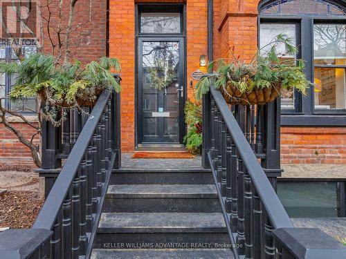 14 Tranby Ave, Toronto, ON - Outdoor