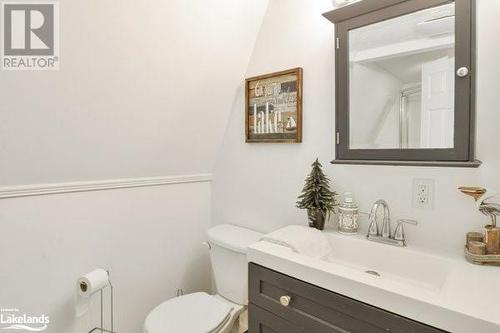 1073 Cedar Beach Road, Bracebridge, ON - Indoor Photo Showing Bathroom