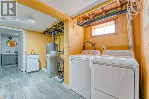 38 B Arthur Avenue, Warren, ON - Indoor Photo Showing Laundry Room