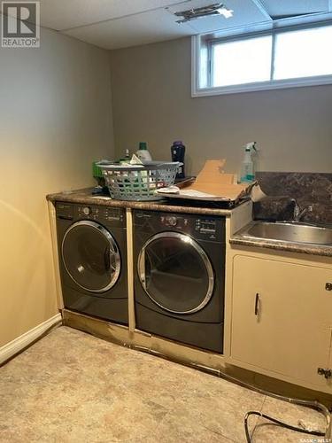 633 Mary Street, Canora, SK - Indoor Photo Showing Laundry Room