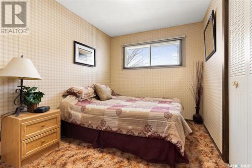 390 Fairview Road, Regina, SK - Indoor Photo Showing Bedroom