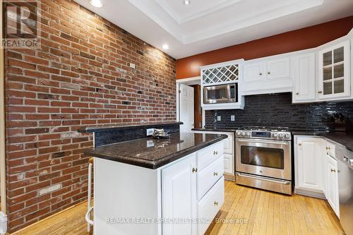 2 12Th Street, Grimsby, ON - Indoor Photo Showing Kitchen