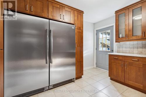 2 12Th Street, Grimsby, ON - Indoor Photo Showing Kitchen