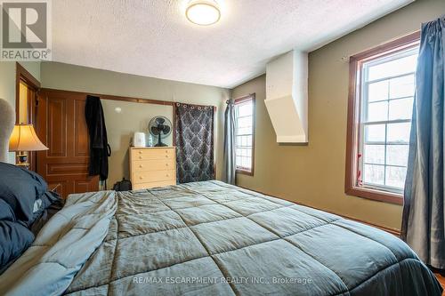 879 Port Maitland Road, Haldimand, ON - Indoor Photo Showing Bedroom