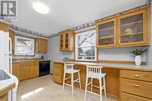 9 Dundas St E, Erin, ON - Indoor Photo Showing Kitchen With Double Sink