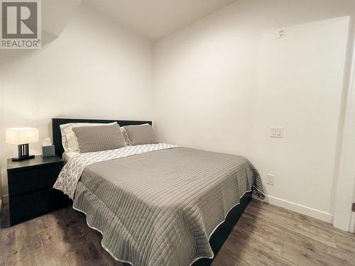 1083 Klo Road Unit# 202, Kelowna, BC - Indoor Photo Showing Bedroom