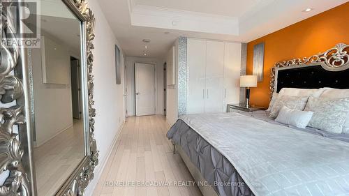 #303 -15 Stollery Pond Cres, Markham, ON - Indoor Photo Showing Bedroom